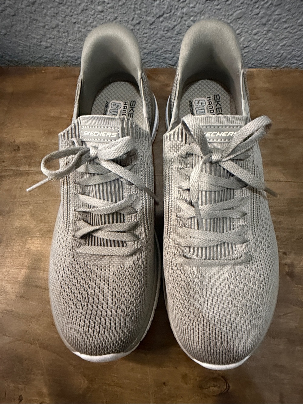 Skechers Women’s Hands free swift fit Light Taupe Knit Athletic Sneakers size 8 - Picture 3 of 7